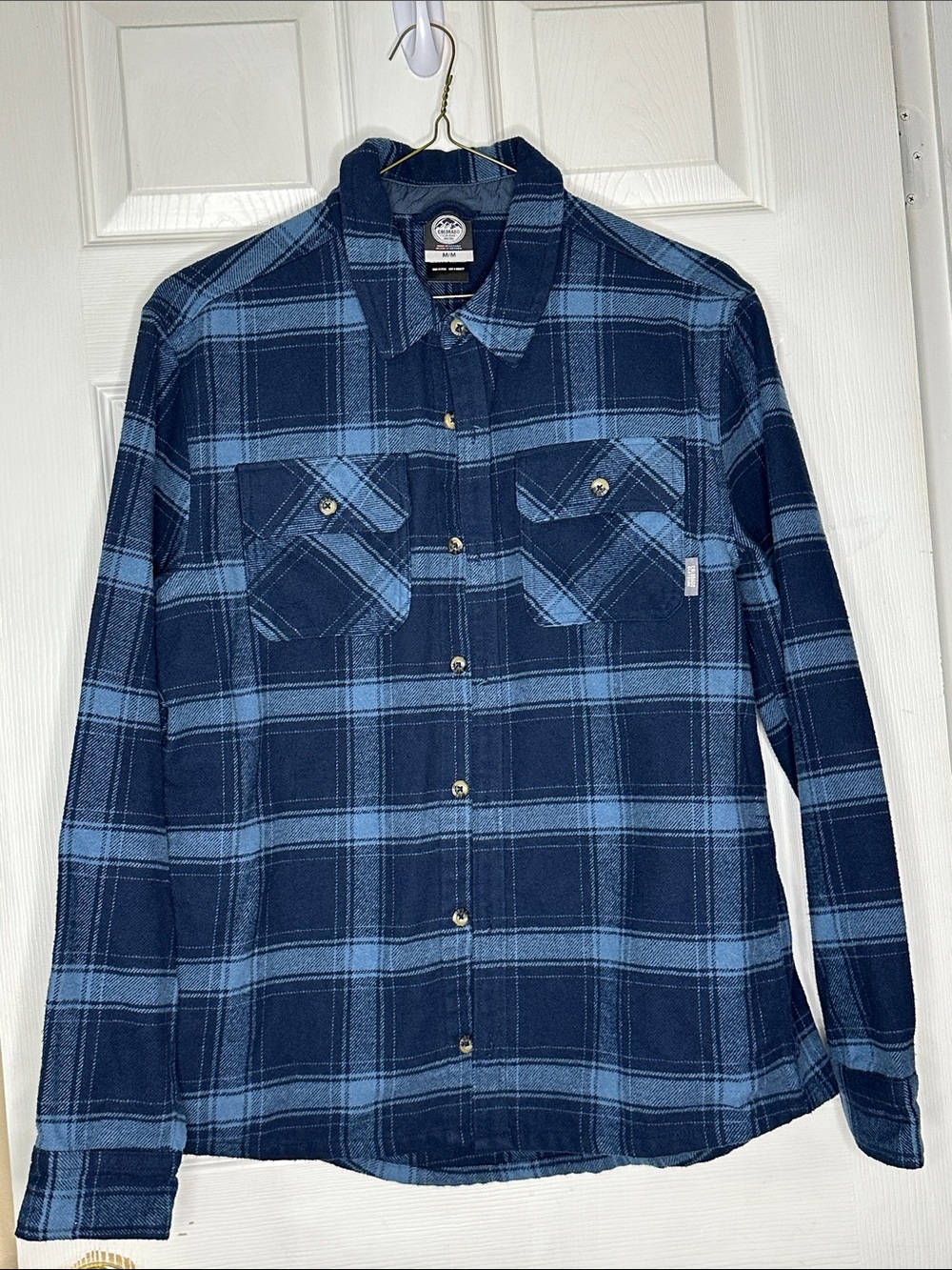 Men's Navy & Light Blue Plaid Button-Down Shirt